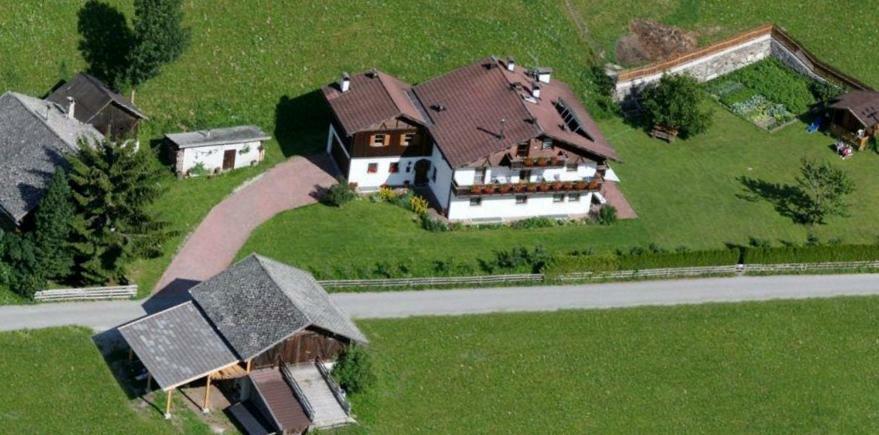 Ferienhaus-Gruenfelder Luson Exterior photo